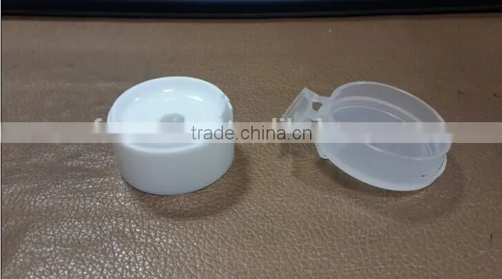 Automatic plastic cap assembly manufacturing machine