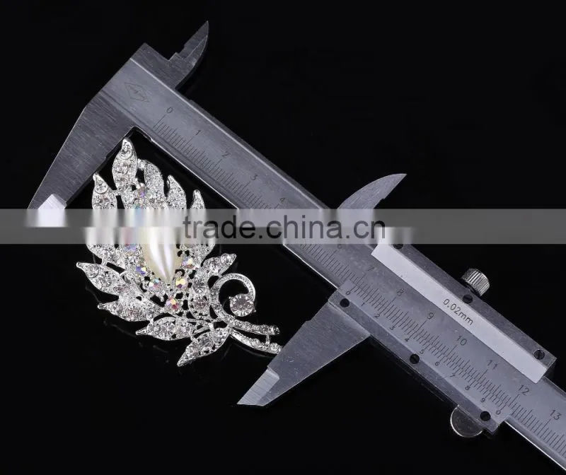 Bling Leaf Rhinestone Brooch With Pearl Center,Fashion Design Color Rhinestone Brooch Pin For Wedding Invitation