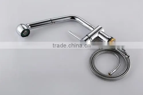 China Retractable Pull Out Spout Any direction Faucet Kitchen Spray