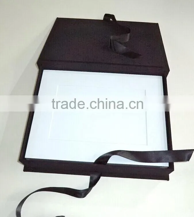 wholesale luxury wedding invitation box with brooch and ribbon