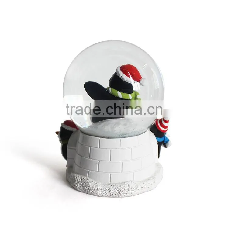 2016 cheap bulk polyresin snow globe for christmas gifts