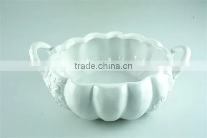 Ceramic/porcelain white soup tureen pot pumpkin shaped with handles no lid