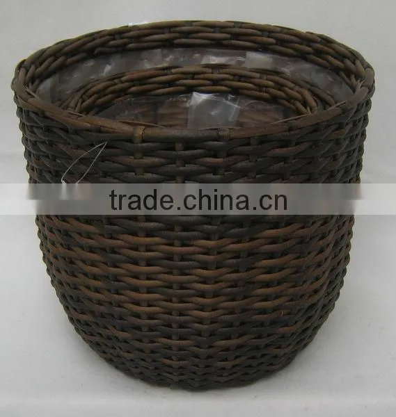 brown plastic flower pot/vase/planter