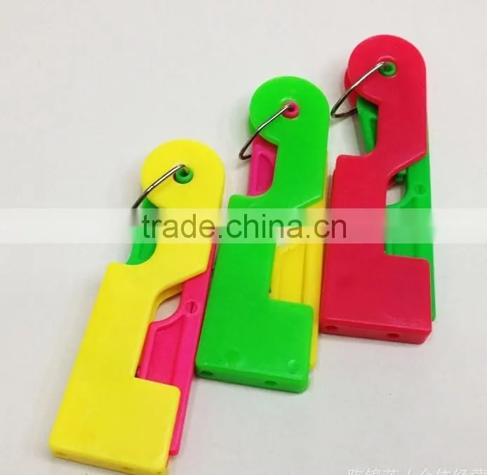 Plastic Needle Threaders 6.7x2.2cm(2-5/8"x7/8").