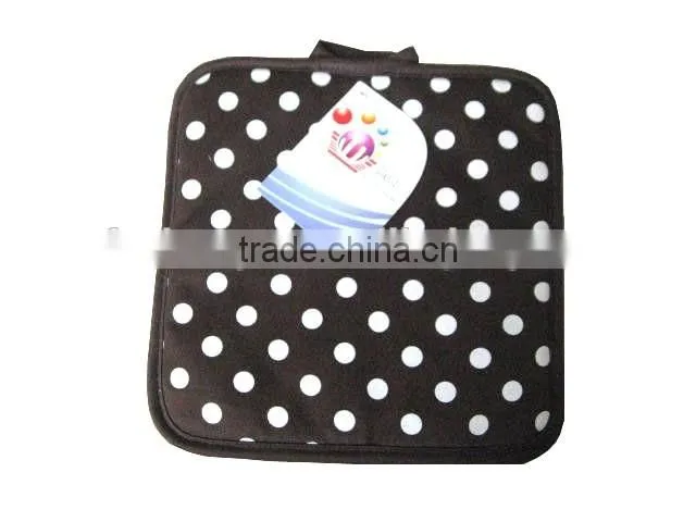 dotted design with back side neoprene cotton pot holder