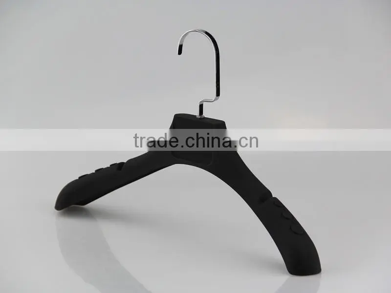 plastic hanger with rubber coated anti-slip surface rubber hanger for clothes