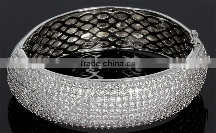 Top Seller Basic Look Micro Pave Setting Cubic Zircon Top Quality Chunky Crystal Bangle