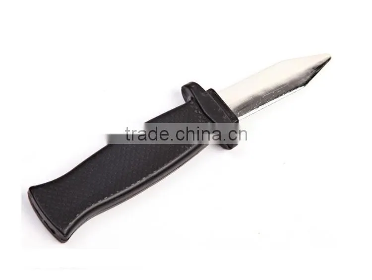 Plastic retractable novelty disappearing dagger knife blade