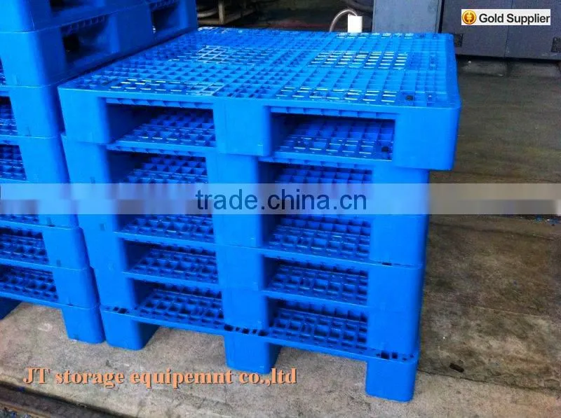 flat plastic pallet with one or two sides