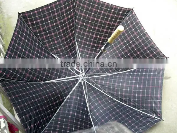 Cheap Promotional Umbrella with Wood Handle