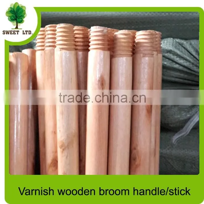 2016 wholesales varnished wooden mop handle / wooden broom handle with Italian screw