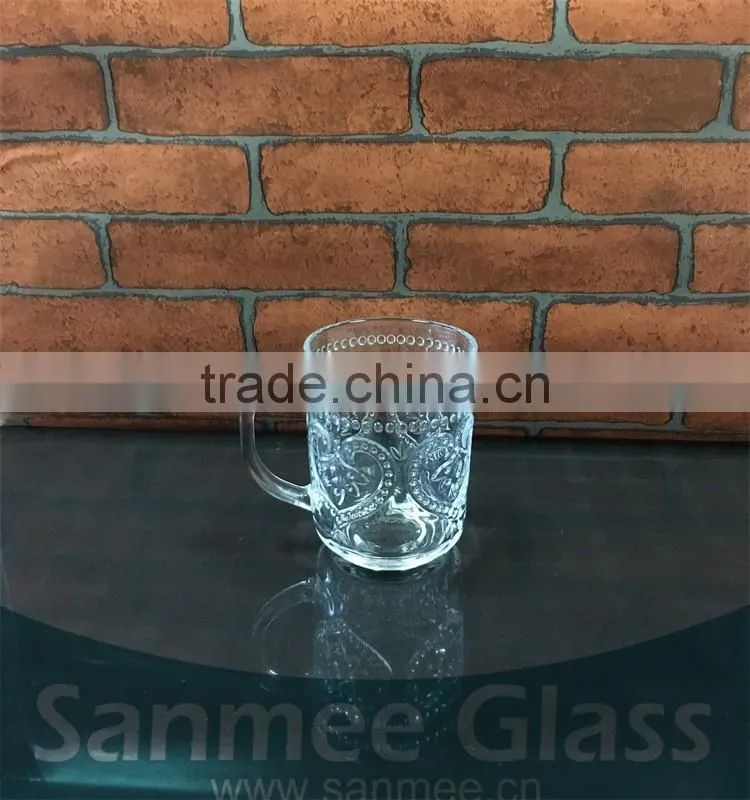 Cheap Embossed Glass Beer Mug with Handle