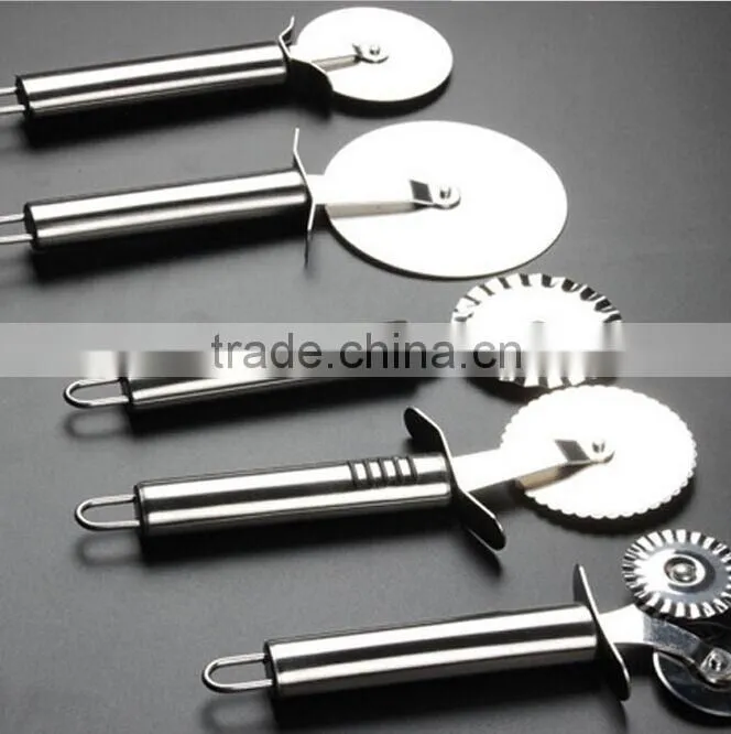 2017 good quality and competiitve price pizza slicer/pizza blade/pizza tools