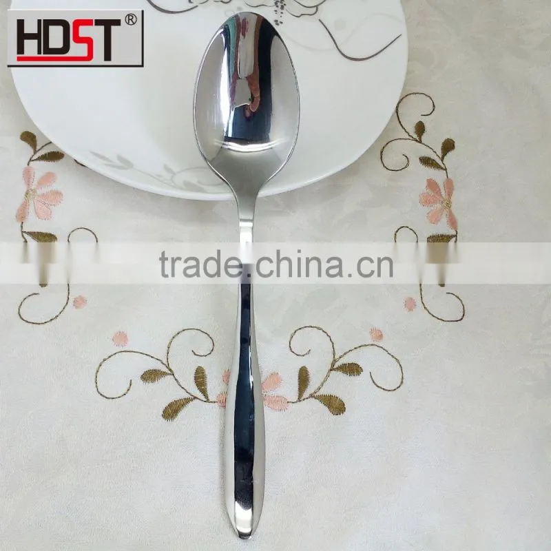 Cheap wholesale golden delicate boxes 24pcs standard quality cutlery set