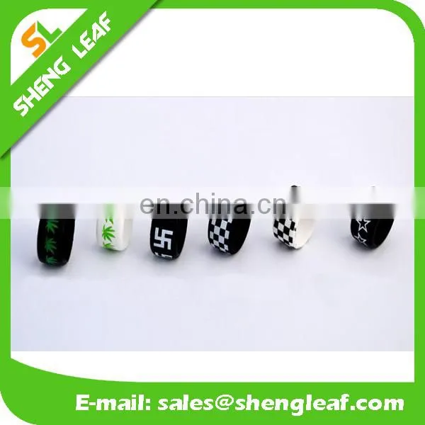 silicone finger rings customized size and logo colorful dia 1.5cm wide 1.1cm
