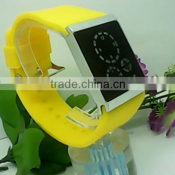 Environmental silicone strap 12-hour/date display bangle watch led