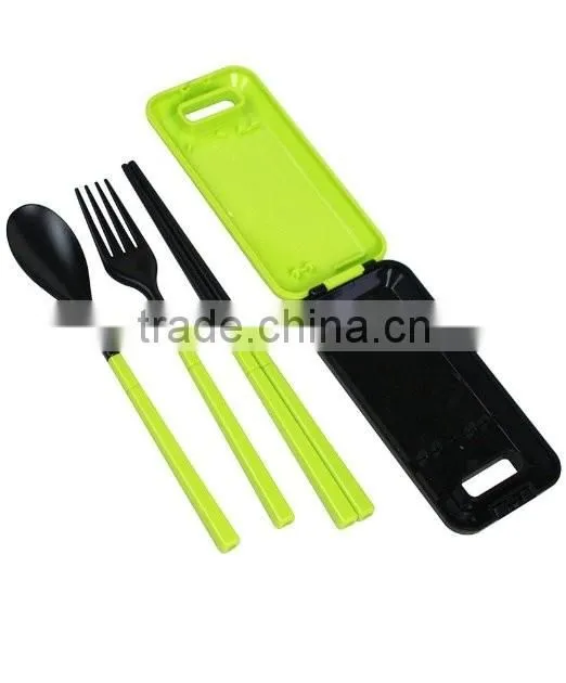 Practical 3 pieces pack green plastic Kitchenware Kid's Flatware Sets
