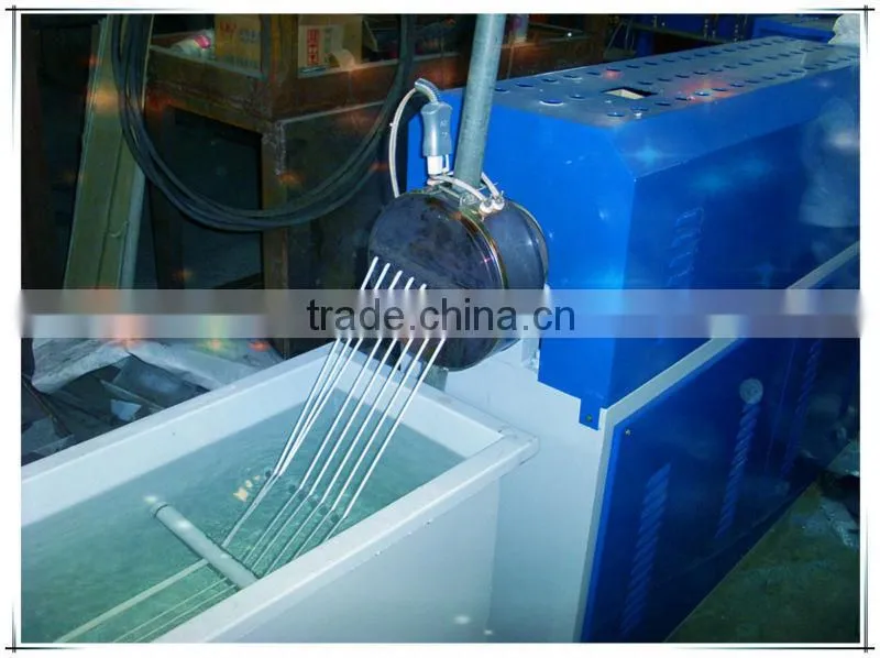 Regeneration and granulation machine water cooling recycling machine
