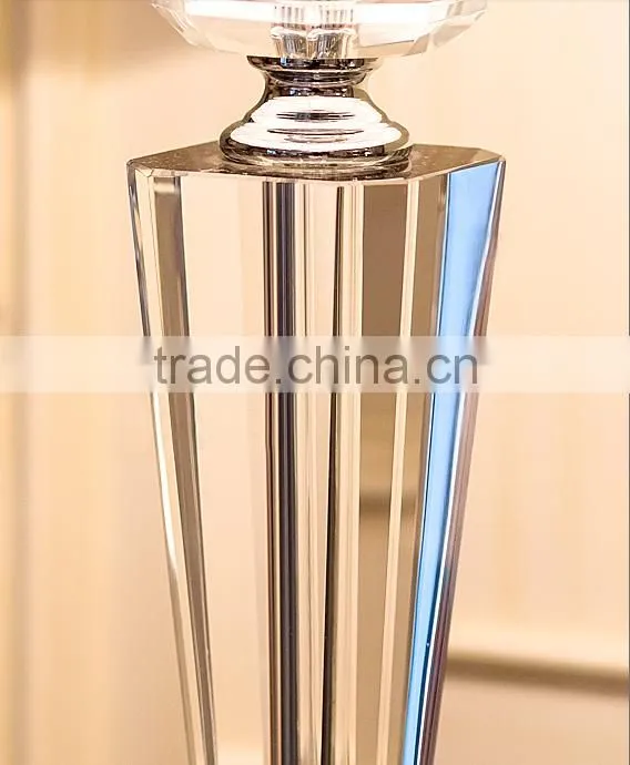 Clear K9 crystal table lamp