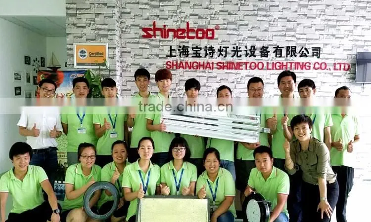 Factory direct sales IP65 waterproof outdoor light UL DLC 5 years warranty 150w led flood light