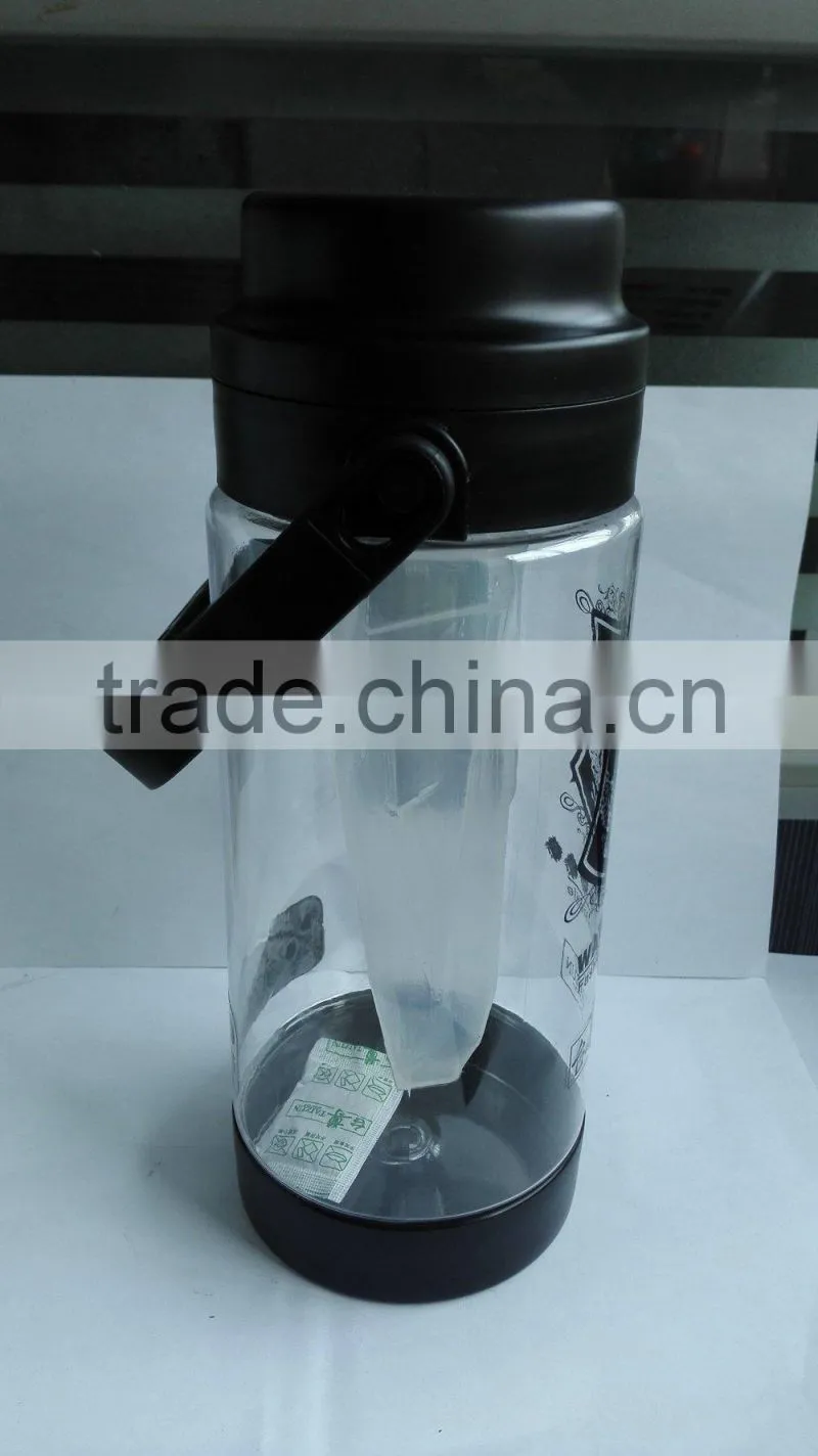 sports bottle with ice infuser