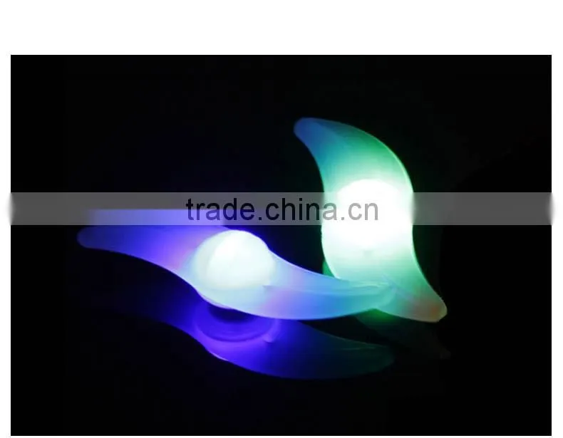 Water resistant led wheel light for bicycle easy mount and release