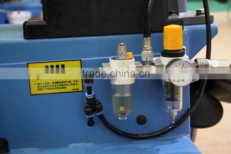 Car tire changer for mounting and demounting the tire