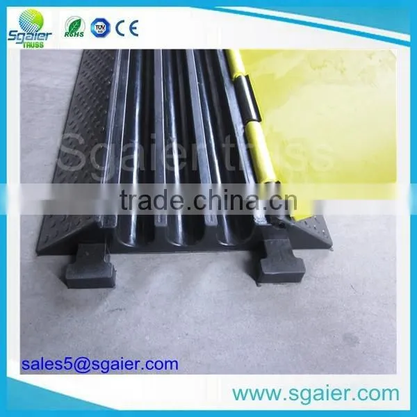 Outdoor Road Rubber Speed Humps for cabe on Sale