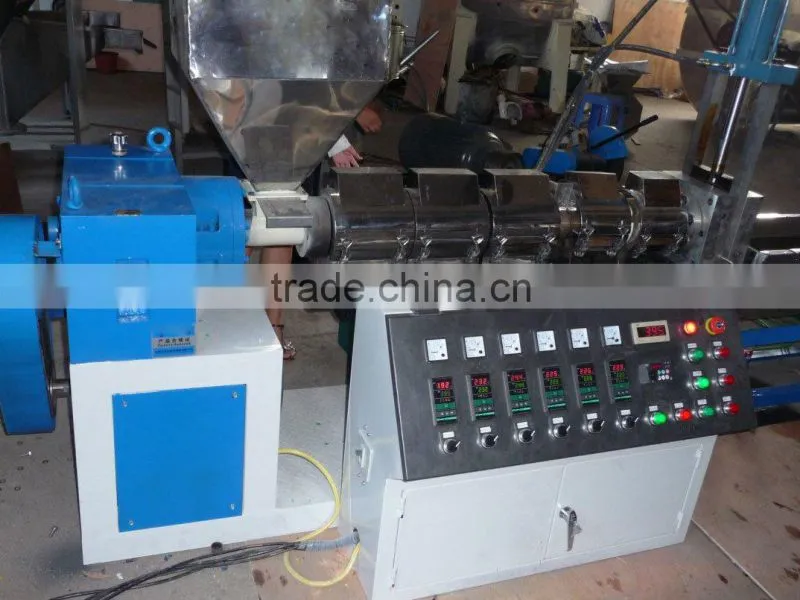 waste plastic recycling machine