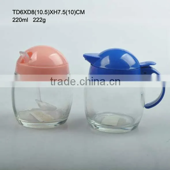 glass spice shaker jar with colored metal or plastic lid for spice