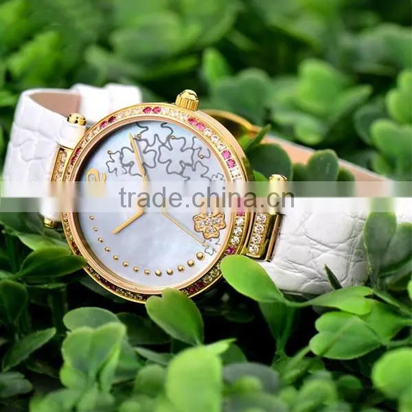Gold Folwer Leather Shellfish Quartz Watch