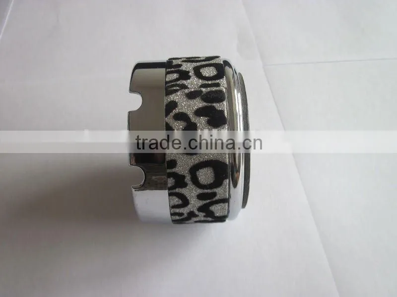 Round Metal Ashtray with Paste Skin