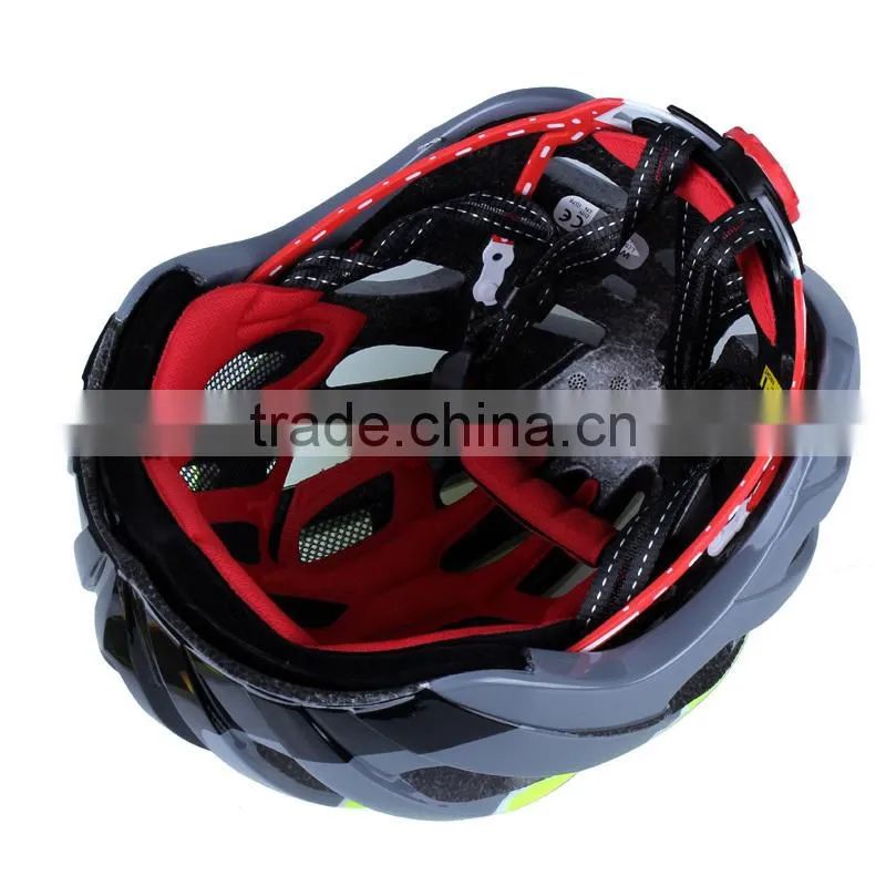 Helmet with vizer