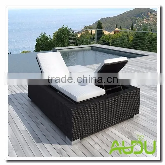 Chicago Patio Outdoor Rattan Lounger