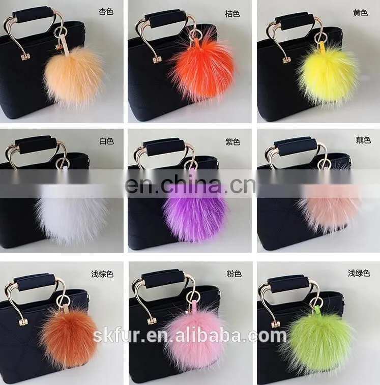 Factory wholesale 15 cm fluffy real raccoon fur pompon pompom keychain