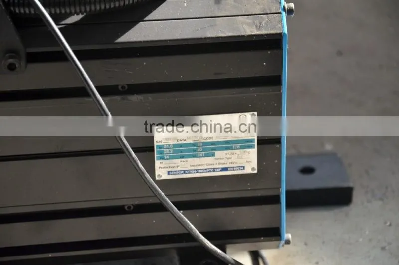 130Ton Precise Plastic Injection Molding Machine