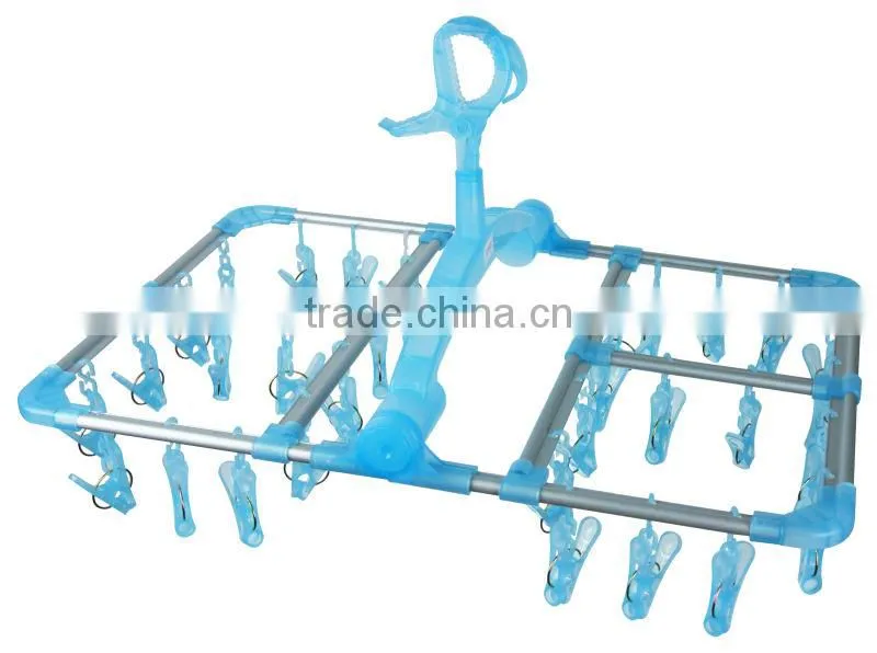 Plastic cloth hanger