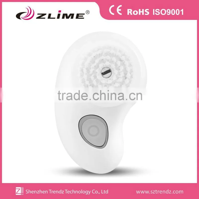 Battery operated electric facial cleanser