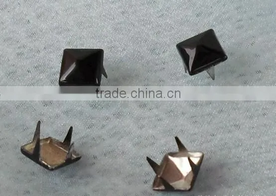 Pyramid claw studs, 4 feet pyramid brass prong studs,conical brass studs