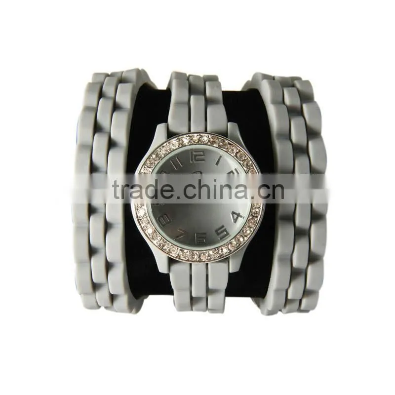 Guang zhou YB lady watch silicone band alloy case wholesale watches
