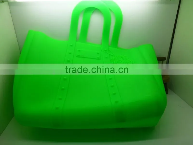 Trendy style promotional silicone handbag with chain strap
