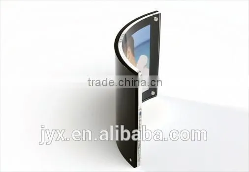 Desk top Picture Frame with magnetic closure