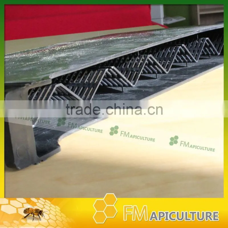 Bee keeping tools plastic bee feeder; 4KG bee feeder ; plastic bee feeder