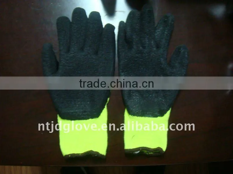 Cut resistance gloves . Kevlar crinkle black latex coated gloves.