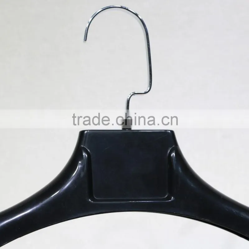 Customize Plastic suit hangers for clothes display