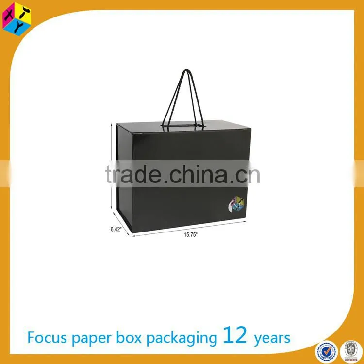 black foldable cardboard box with rope handle