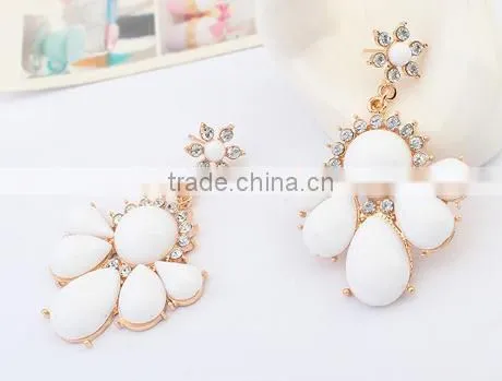 Fashion contracted joker white earrings