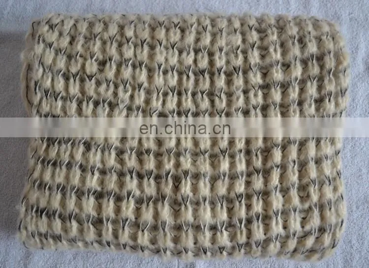 wholesale hot selling fashion warm infinity loop knitted scarf