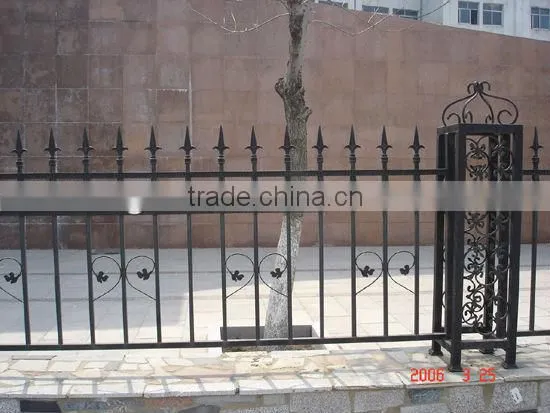 2015 Top-selling hand forged modern metal fencing