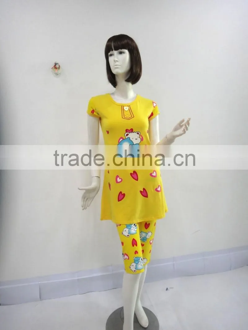 The classic yellow lovely cat and loving heart pajamas women